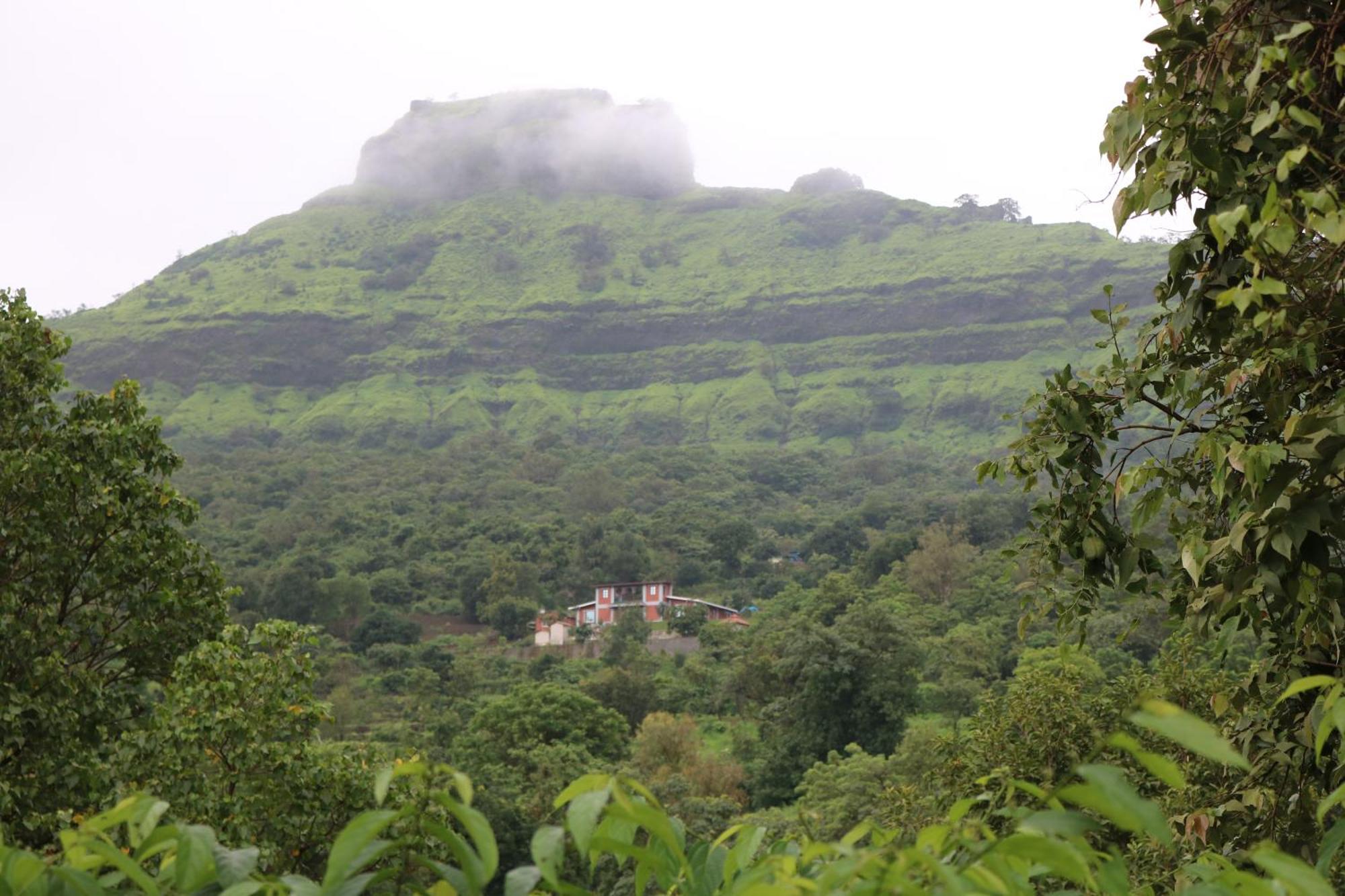 Shinde'S Tikona Valley Farm Villa Púna Kültér fotó